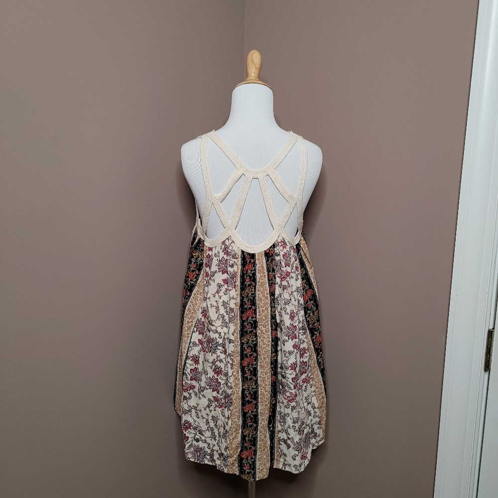 ENTRO Dress - Picture 3 of 9